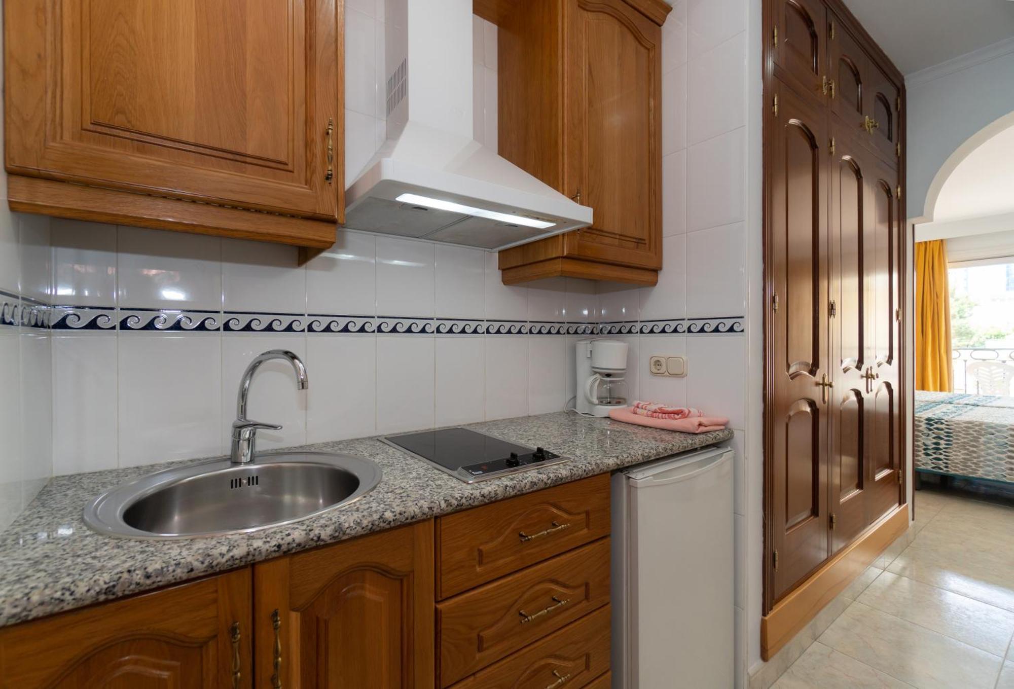 Apartamentos Leonor Carihuela توريمولينوس المظهر الخارجي الصورة