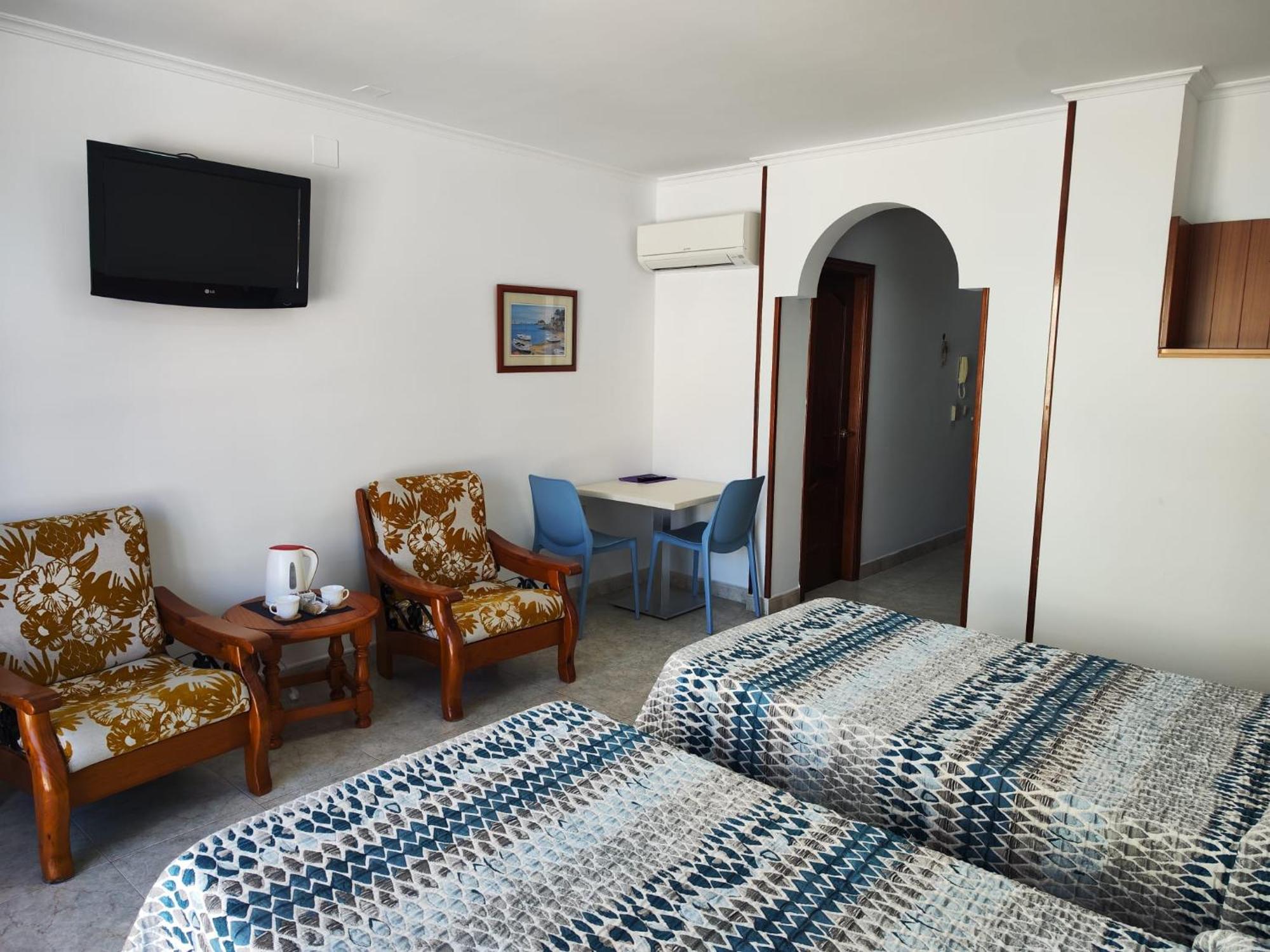 Apartamentos Leonor Carihuela توريمولينوس المظهر الخارجي الصورة