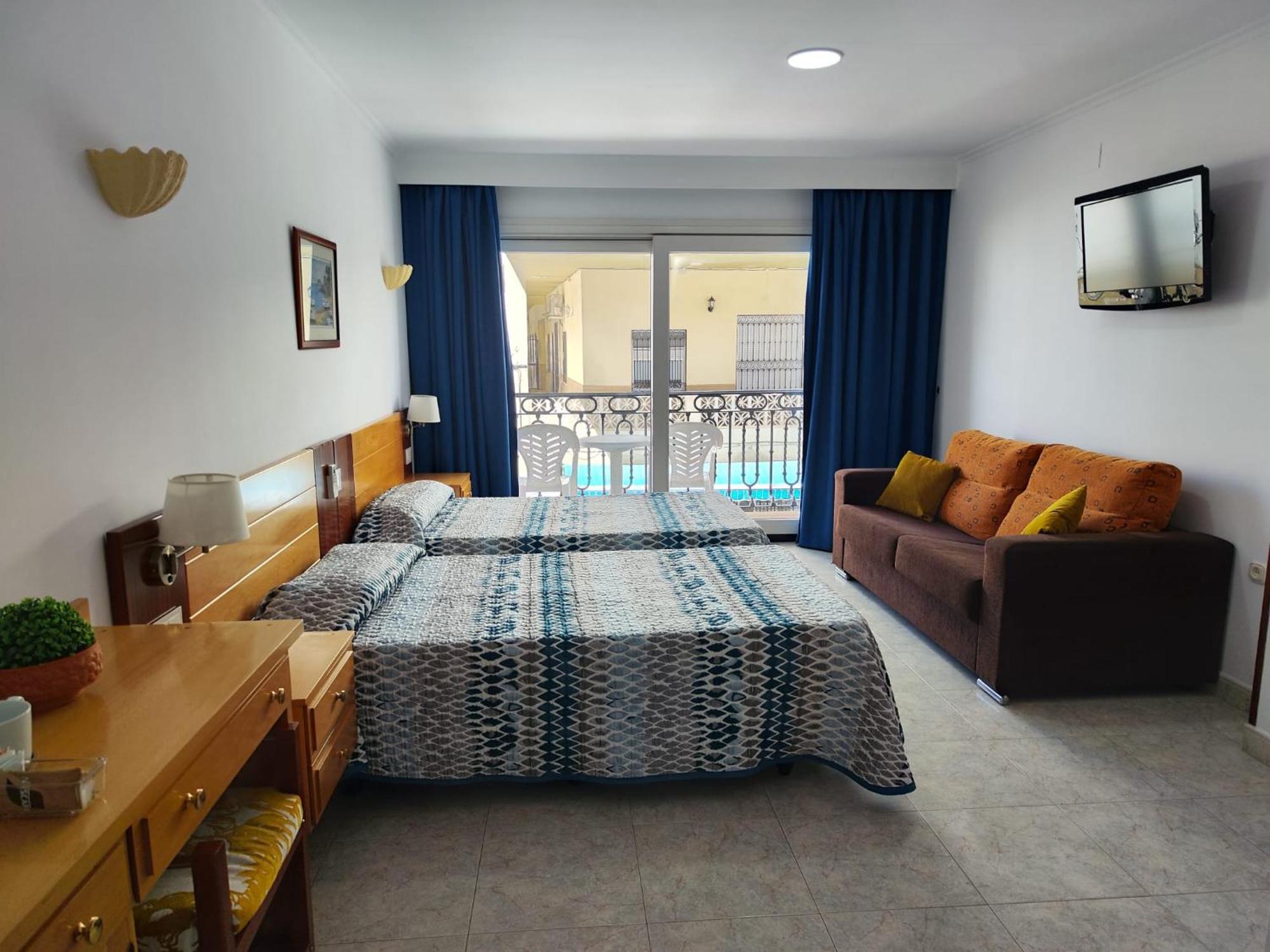 Apartamentos Leonor Carihuela توريمولينوس المظهر الخارجي الصورة