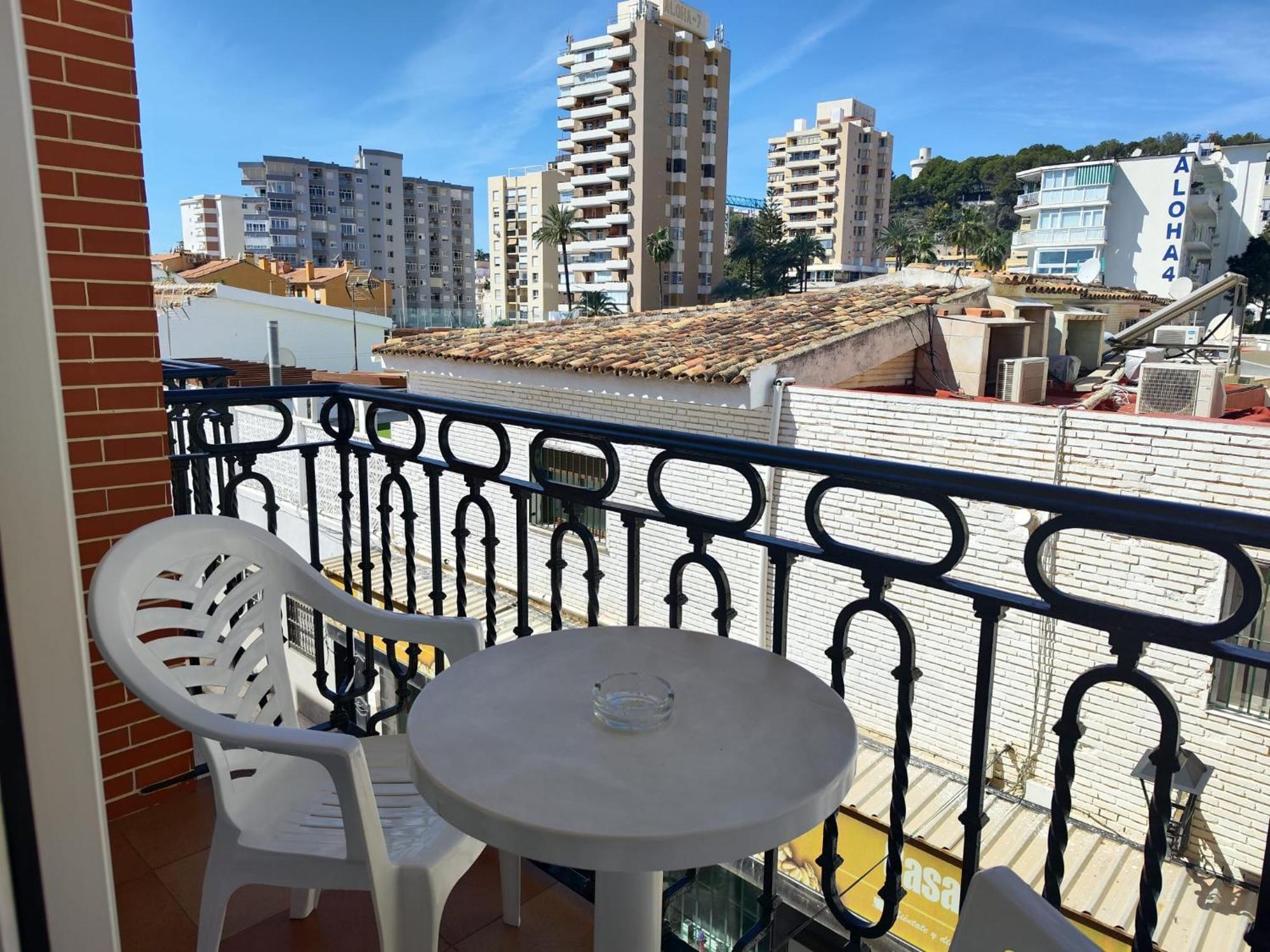 Apartamentos Leonor Carihuela توريمولينوس المظهر الخارجي الصورة