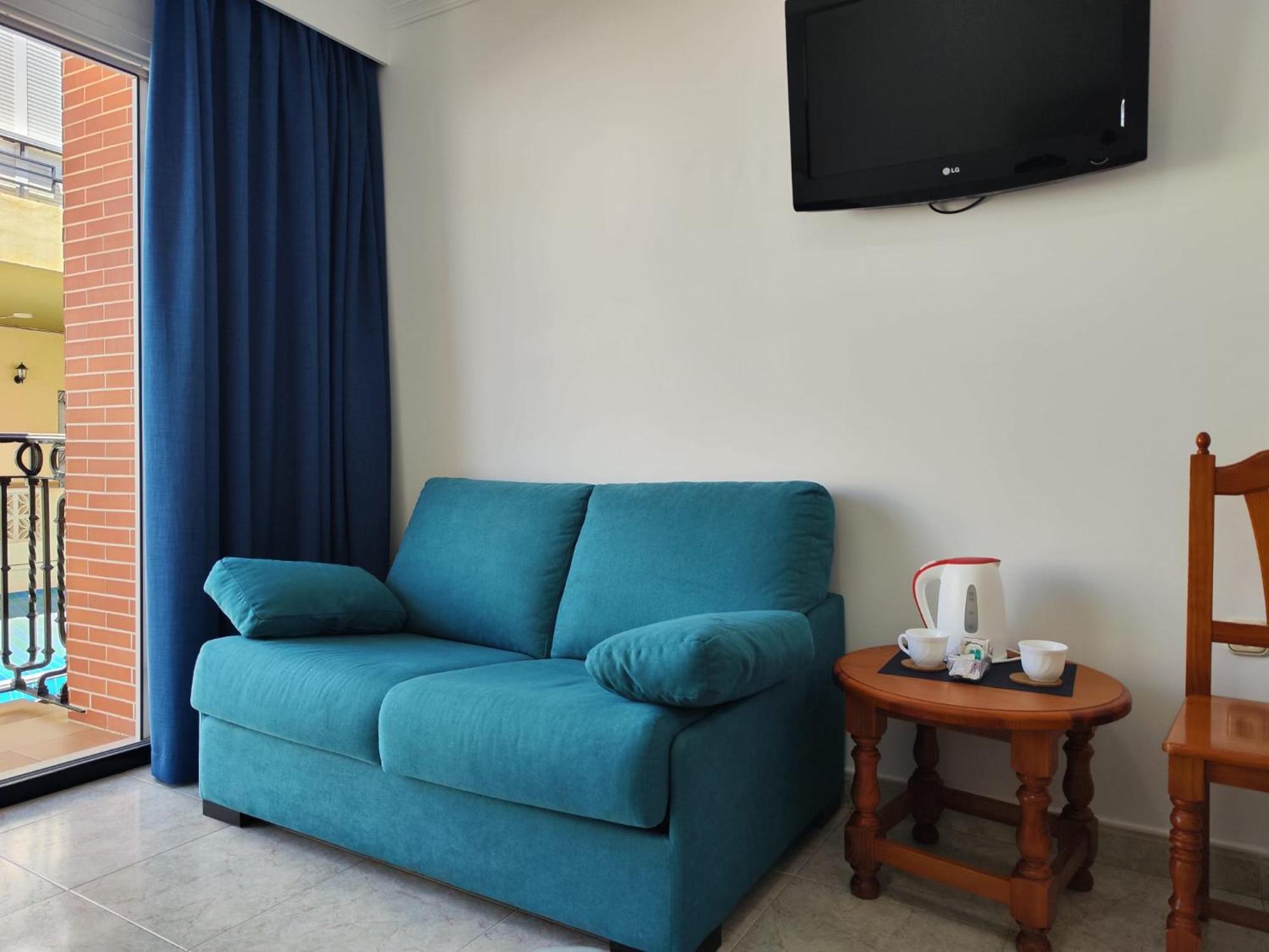 Apartamentos Leonor Carihuela توريمولينوس المظهر الخارجي الصورة