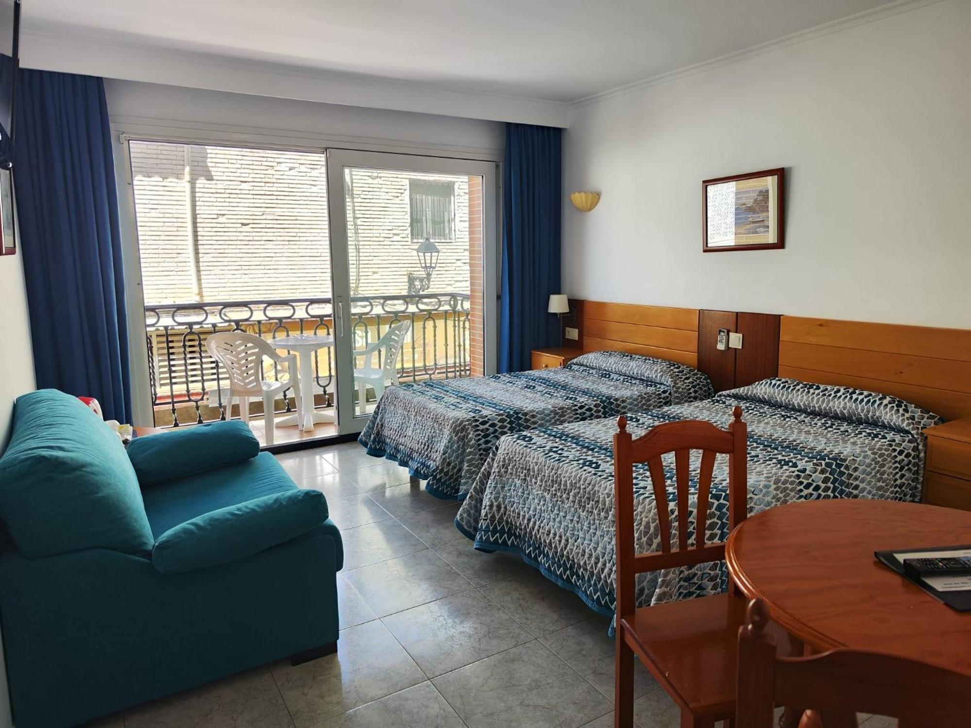 Apartamentos Leonor Carihuela توريمولينوس المظهر الخارجي الصورة