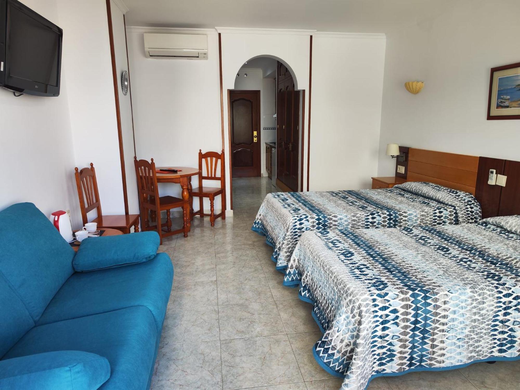 Apartamentos Leonor Carihuela توريمولينوس المظهر الخارجي الصورة