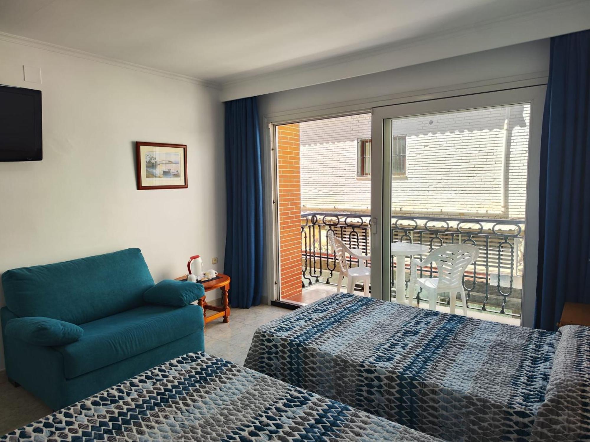Apartamentos Leonor Carihuela توريمولينوس المظهر الخارجي الصورة