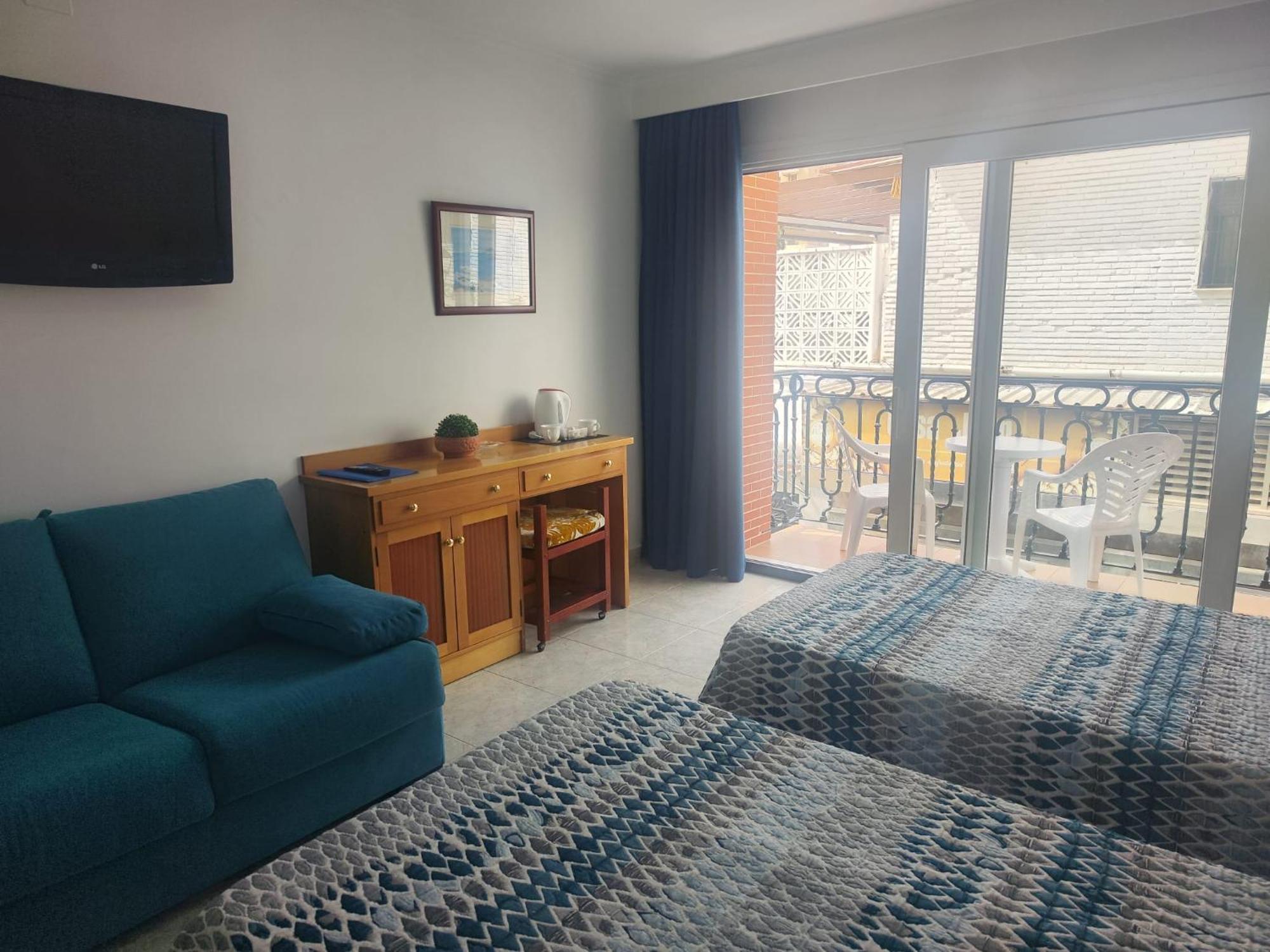 Apartamentos Leonor Carihuela توريمولينوس الغرفة الصورة