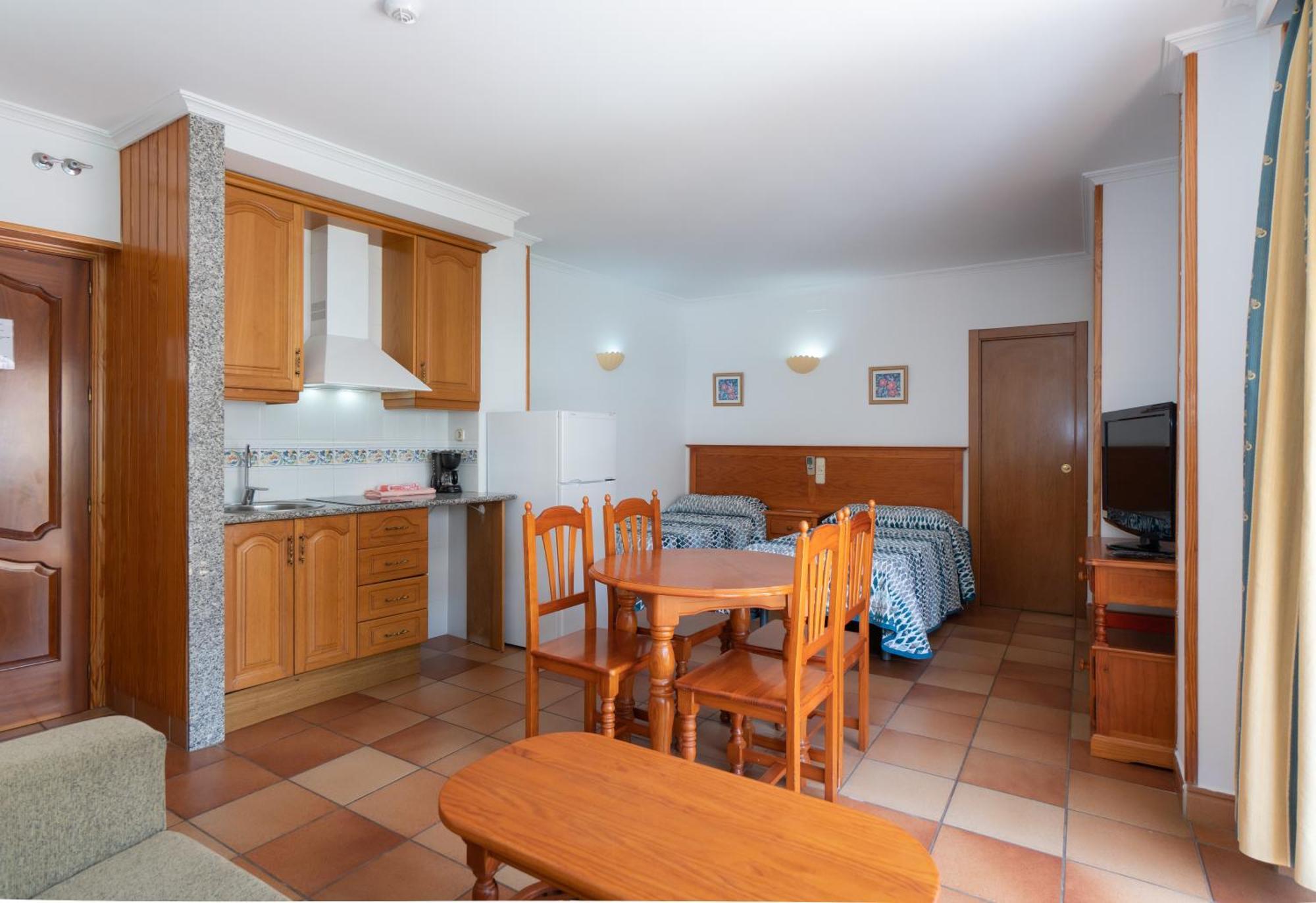 Apartamentos Leonor Carihuela توريمولينوس الغرفة الصورة